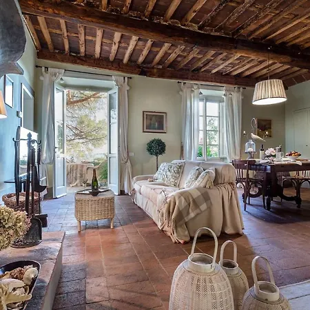 Villa Il Frantoio, A With Terrace And Pool Capannori